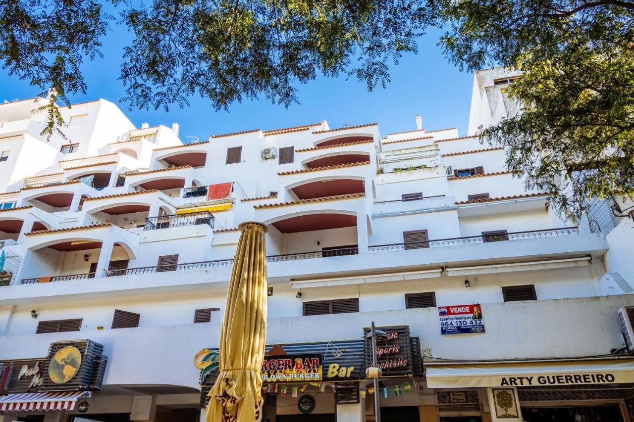 Top Renoviertes Apartment Mit Grosser Terrasse Albufeira Exterior photo